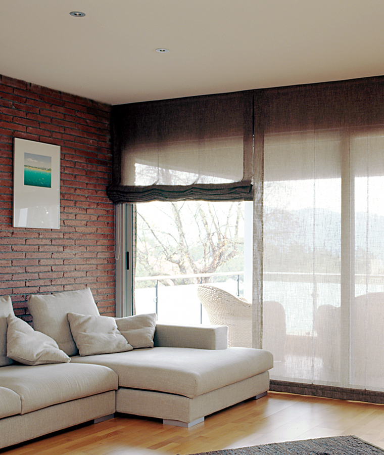 Store bateau sur mesure à Namur dans le magasin Store-n1